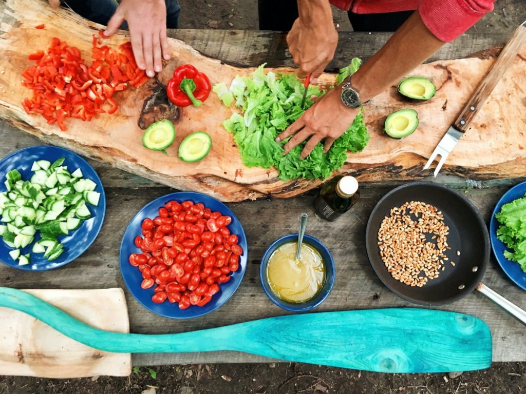 Salad coocking