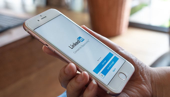 Linkedin smartphone app